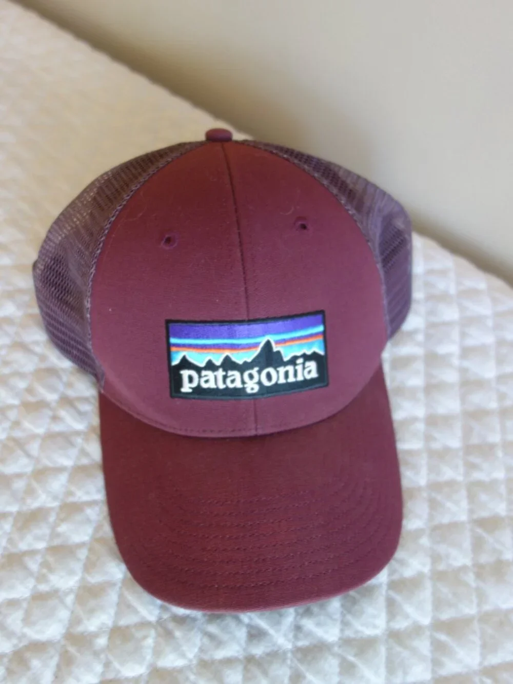 Lot of 4 PATAGONIA Snap Back Mesh Caps – olive / mauve / black / wine - Picture 11 of 13